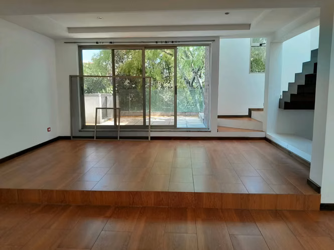 ALQUILO CASA MODERNA CON JARDÍN EN ZONA 15, DENTRO DE GARITA  - Imagen 4