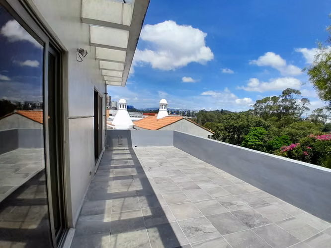 ALQUILO CASA MODERNA CON JARDÍN EN ZONA 15, DENTRO DE GARITA  - Imagen 3