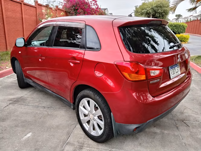 MITSUBISHI OUTLANDER 4x2  - Imagen 3