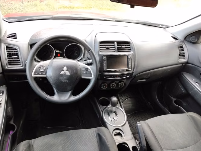 MITSUBISHI OUTLANDER 4x2  - Imagen 5