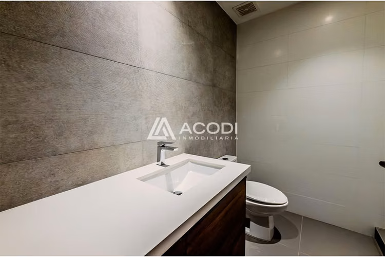Apartamento con jardín en zona 13 - Imagen 9