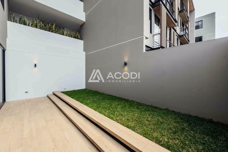 Apartamento con jardín en zona 13 - Imagen 10