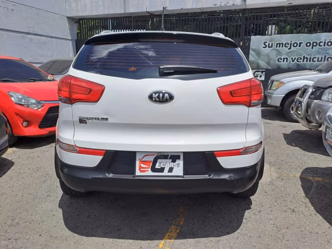 Kia Sportage Lx 2016 de Agencia Automática y Tiptronic un dueño Bien Cuidada - Imagen 3