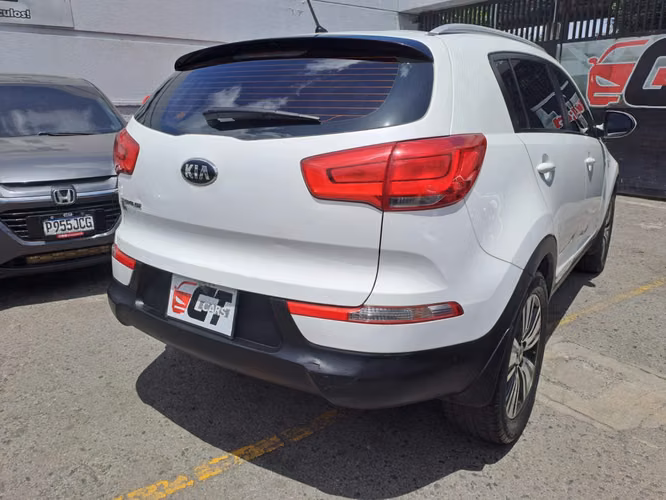Kia Sportage Lx 2016 de Agencia Automática y Tiptronic un dueño Bien Cuidada - Imagen 2