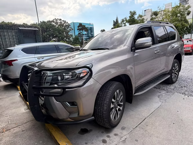 CAMIONETA TOYOTA PRADO 2022 VX