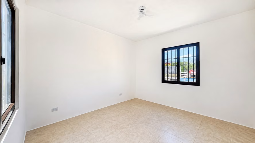 CASA GRANDE EN RENTA A MINUTOS DE ANTIGUA 