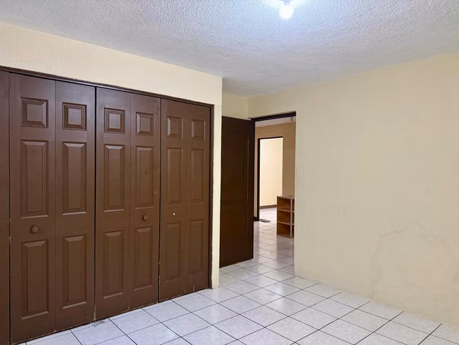 CASA EN RENTA EN ZONA 11, DENTRO DE CONDOMINIO 