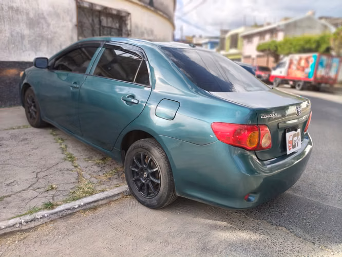 Toyota Corolla Le 2010 Importado Automático de Los meros Buenos Super Económico - Imagen 4