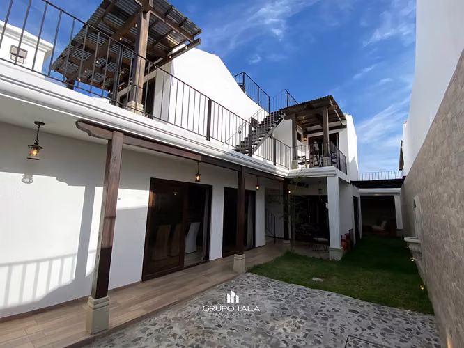  Bellísima Casa en Venta | Barrios Coloniales, San Pedro Las Huertas a 10 minutos de Antigua Guatemala - Imagen 2