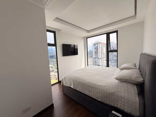 APARTAMENTO CON LINDA VISTA EN ZONA 10 EDIFICIO VASANTA - Imagen 4