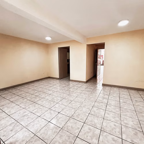 Zona 2 Rento Espectacular Casa Remodelada en SAN ÁNGEL IV - Imagen 6