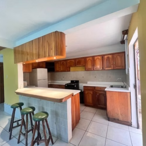 Casa en venta en Jardines de San Lucas Sacatepéquez - Imagen 4