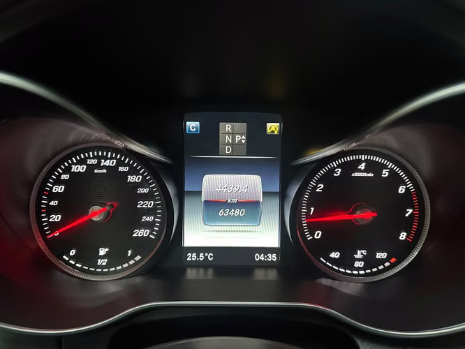 Mercedes Benz C180 1.6T año 2016 de agencia 
