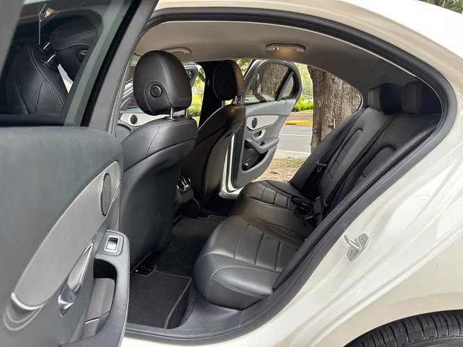 Mercedes Benz C180 1.6T año 2016 de agencia 