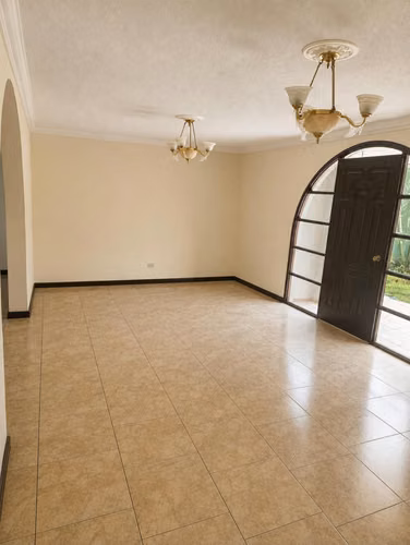 CASA VENTA SAN CRISTOBAL PARA EMPRESA O VIVIENDA  - Imagen 6