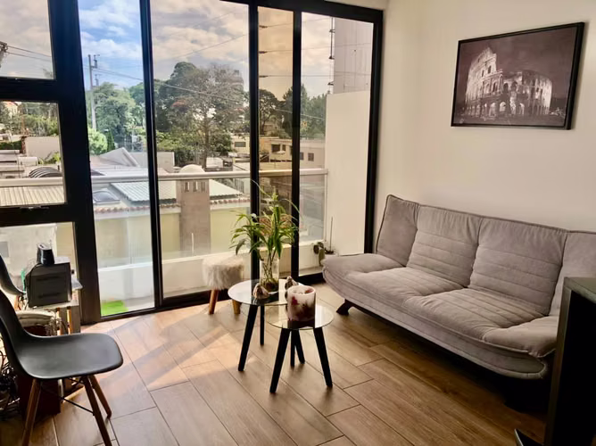 APARTAMENTO AMUEBLADO EN RENTA EN ZONA 10, VIVALT - Miniatura 2
