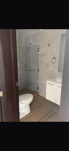 Rento / Vendo apartamento en Edificio Moderno Zona 15  VH1 dentro de garita  - Imagen 5