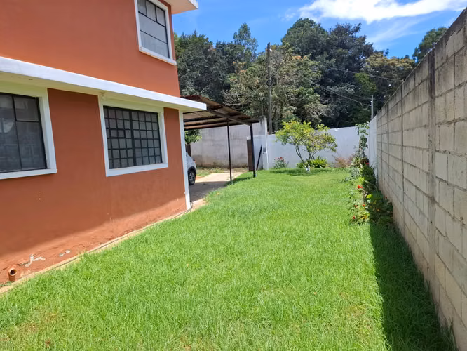 Vendo Bella Granjita Ideal Casa De Campo y Descanso a 3 minutos del Centro de San Lucas Sacatepéquez  - Imagen 14