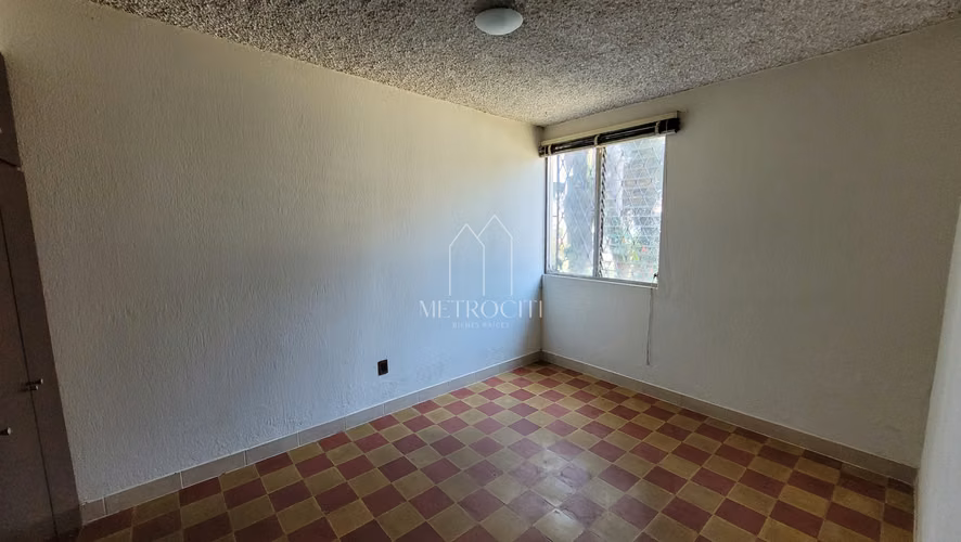 Se vende casa en zona 15 con amplio terreno  - Imagen 5