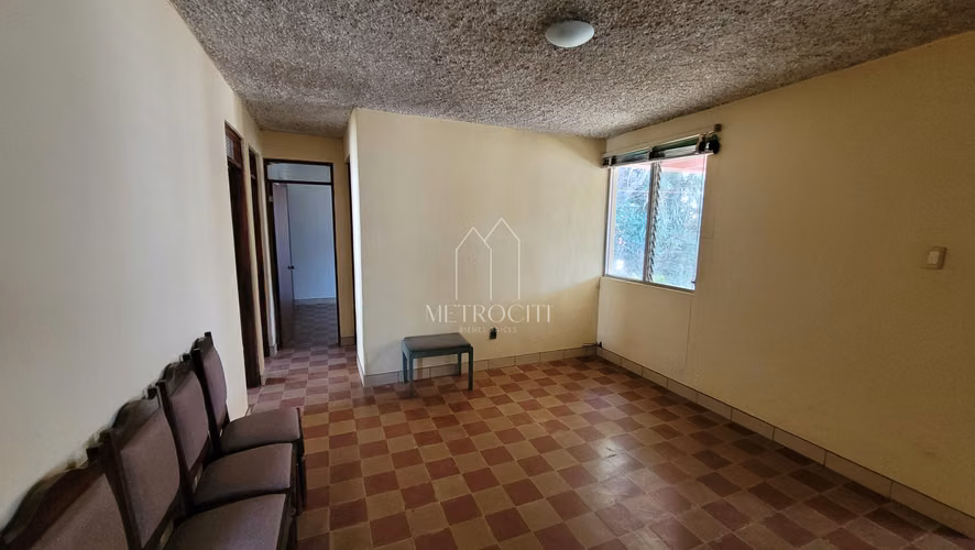 Se vende casa en zona 15 con amplio terreno  - Imagen 4