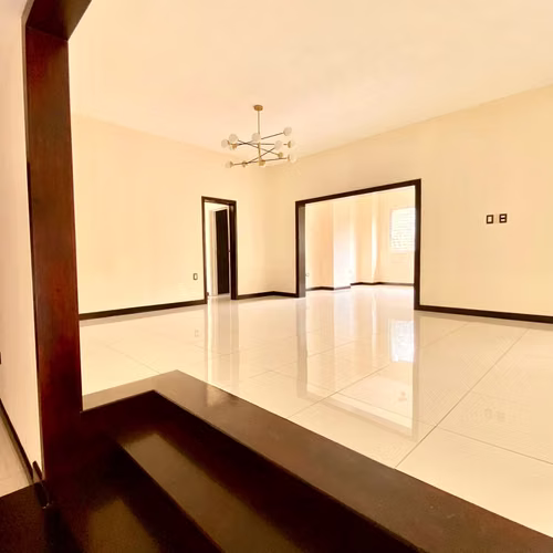 Zona 10 • Casa en Renta • Residencial Oakland - Miniatura 6