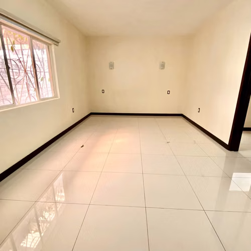 Zona 10 • Casa en Renta • Residencial Oakland - Miniatura 7