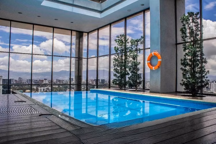APARTAMENTO EN RENTA EN EDIFICIO VEINTI4 ZONA 10 - Imagen 8