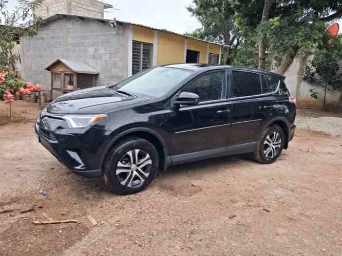 Toyota Rav4 LE 2018 