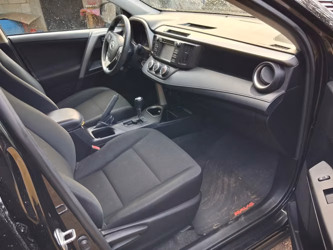 Toyota Rav4 LE 2018 