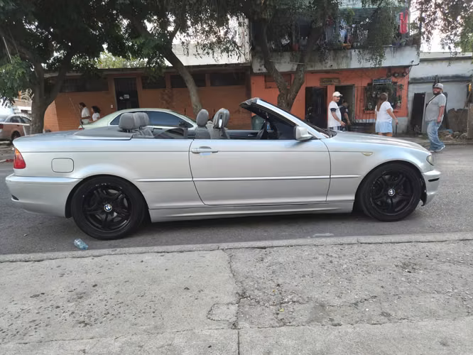 Vendo bmw ci convertible modelo 2004