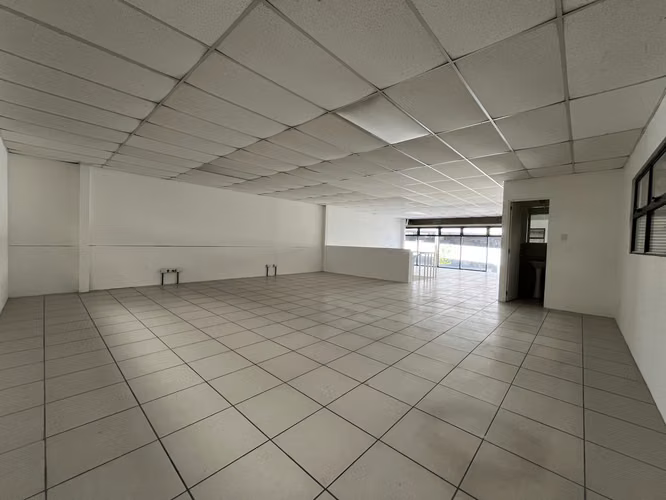 BODEGA EN RENTA DE 488 M2 EN CENTRO DE NEGOCIOS LA PAZ  - Imagen 2