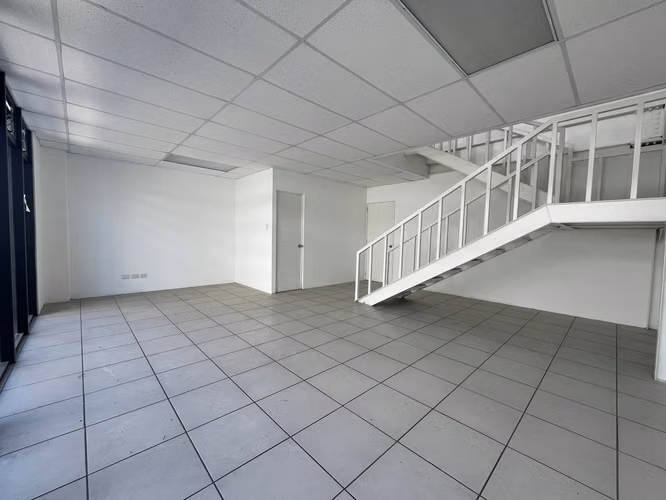 BODEGA EN RENTA DE 488 M2 EN CENTRO DE NEGOCIOS LA PAZ  - Imagen 4