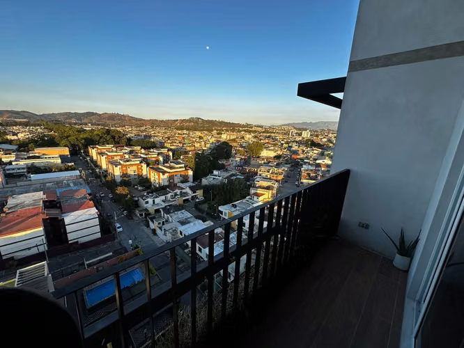 APARTAMENTO DE 3 HABITACIONES COMPLETAMENTE AMOBLADO UBICADO EN EDIFICIO ROQUE ZONA 2 - Imagen 4