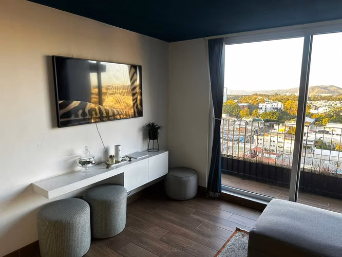 APARTAMENTO DE 3 HABITACIONES COMPLETAMENTE AMOBLADO UBICADO EN EDIFICIO ROQUE ZONA 2 - Imagen 2