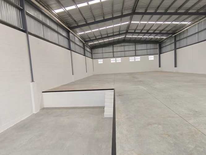 OFIBODEGA EN RENTA DE 721 M2 DENTRO DE COMPLEJO INDUSTRIAL, UBICADA EN ZONA 4 MIXCO