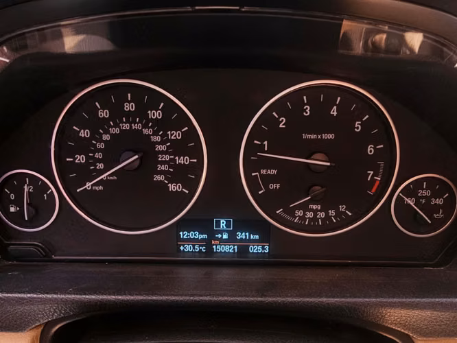 BMW 320i 2015 Rodado