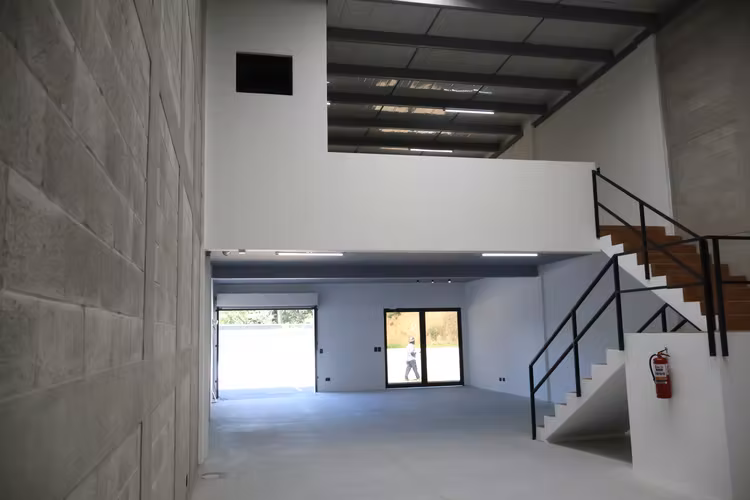 Alquiler ofibodegas Empresarial Villa Canales - Miniatura 3
