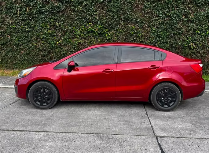Precioso kia rio 2013, recién traído, bolsas completas, aire acondicionado, bien enllantado, funcionando perfecto.  - Imagen 7