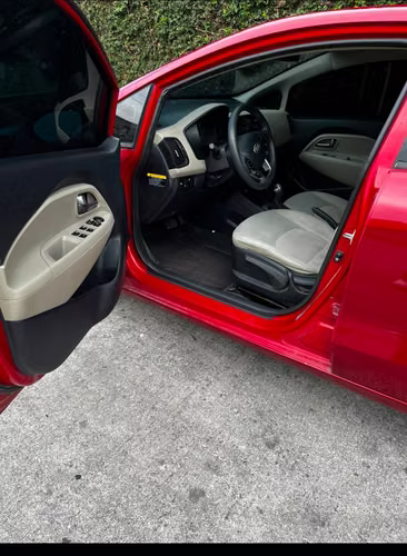 Precioso kia rio 2013, recién traído, bolsas completas, aire acondicionado, bien enllantado, funcionando perfecto.  - Imagen 4