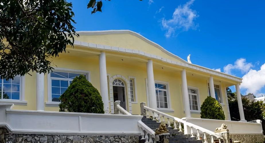 Vendo casa  Residenciales Arrazola III | 4 habitaciones | $1,300,000 | 450 mts2 - Carretera a El Salvador  