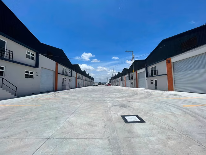 Renta de  bodega en Industrial Morán, km 18 Villa Canales