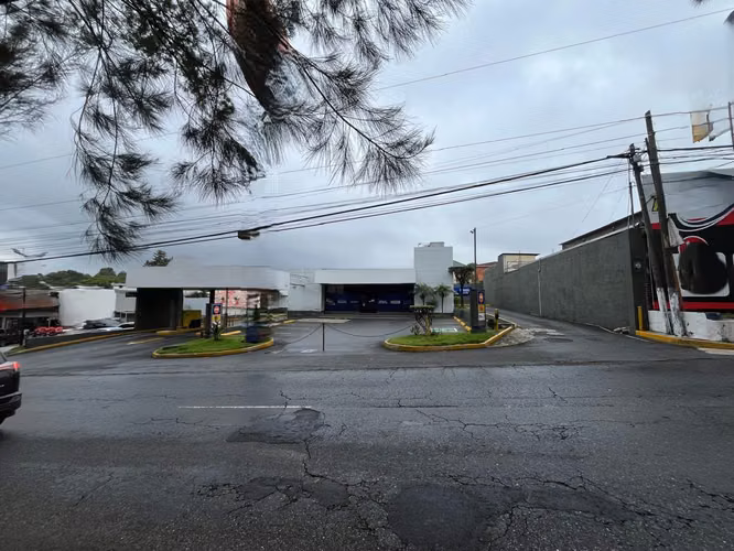PROPIEDAD COMERCIAL EN RENTA EN SAN CRISTOBAL IDEAL PARA FARMACIA O AGENCIA BANCARIA