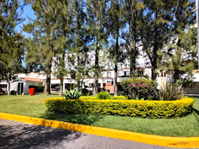 Casa en Renta del lado de La Villa dentro de condominio, Zona 14 - Imagen 15