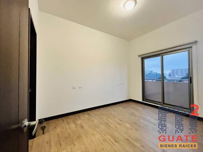 Vendo Apartamento en Zona 10 - Miniatura 3