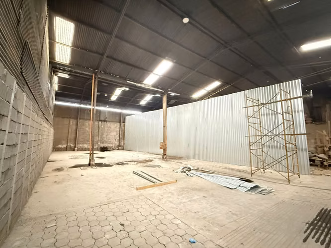 EXCELENTE BODEGA EN VENTA EN ZONA 1 - Imagen 9