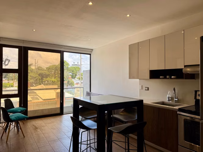 APARTAMENTO AMUEBLADO EN RENTA / VENTA EN ZONA 10, VIVALT - Imagen 3