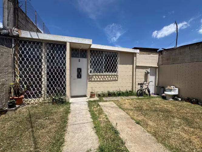 CASA EN VENTA EN LOMAS DEL PORTUGAL ZONA 1 DE MIXCO