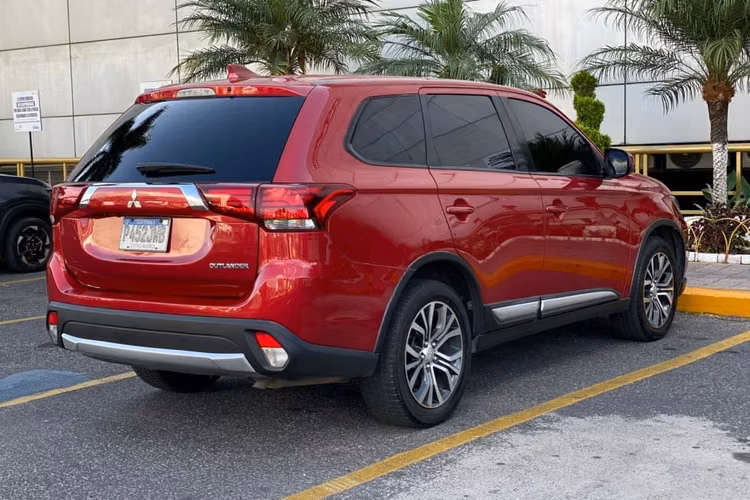 MITSUBISHI OUTLANDER 2018, 3 FILAS, BOLSAS INTACTAS 