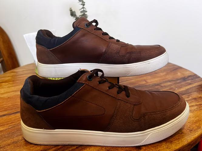 Tenis y Zapatos
