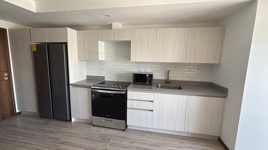 ¡Vive en Zona 10 NEO 2! Apartamento  Alto con Línea Blanca y Balcón - Imagen 4